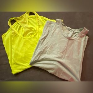 Womens bundle work out shirts (2)